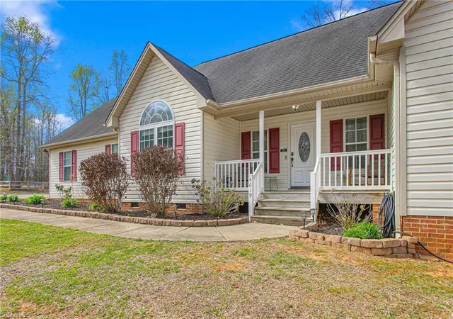 Homes for sale in Randleman, NC | 4619 Plantation Manor Dr, Randleman, NC 27317 | MLS# 1214633