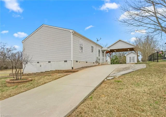 Photo 4 of Single family home for sale at 445 Key St, Burlington, NC 27217 | MLS# 1227641 | Listing updated on 2026-09-18