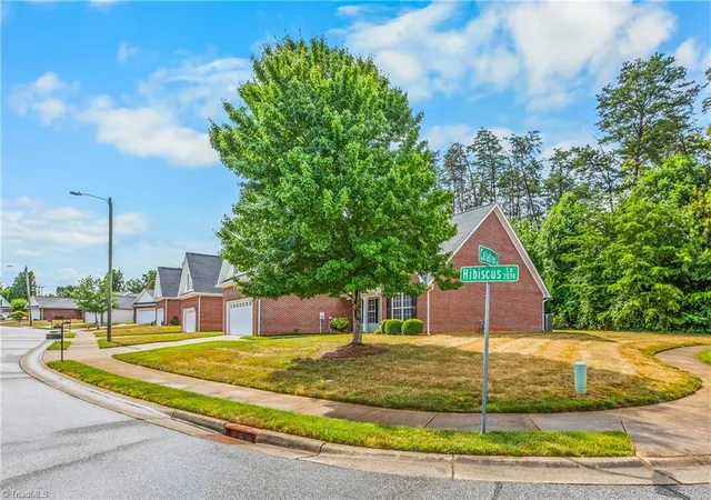 Photo 3 of Sale Pending at 2074 Hibiscus Ln, Kernersville, NC 27284 | MLS# 1224919 | Listing updated on 2026-10-08