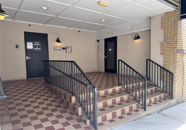 2nd image of 1 W 5th St #302, Winston Salem, NC 27101 | MLS# 1225988