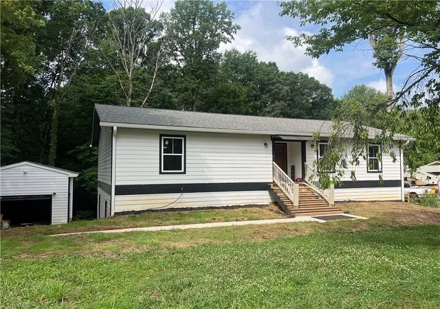 Homes for sale in North Wilkesboro, NC | 624 Wildwood Dr, North Wilkesboro, NC 28659 | MLS# 1226208