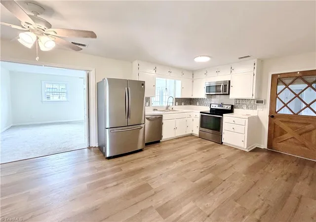 Photo 4 of Single family home for sale at 3216 Country View Rd, Jonesville, NC 28642 | MLS# 1218880 | Listing updated on 2026-08-25