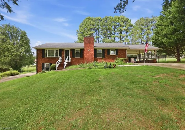Single family home for sale at 511 Croydon Ln, Winston-Salem, NC 27107 | MLS# 1233330