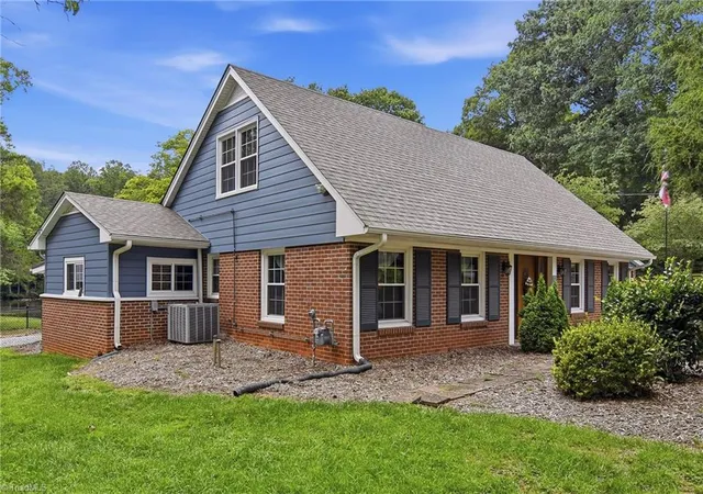 4th image of 4184 Sunnydell Dr, Winston Salem, NC 27106 | MLS# 1231196