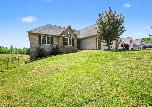 3rd image of 2825 Fuller Mill Rd N, Thomasville, NC 27360 | MLS# 1216158
