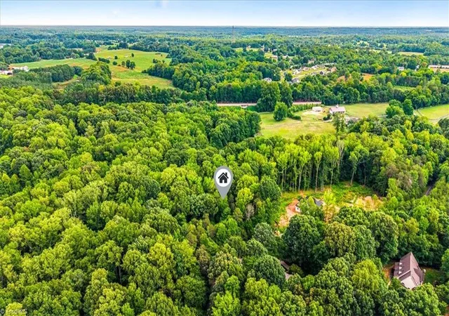 3rd image of 8002 Chatsworth Ct, Browns Summit, NC 27214 | MLS# 1227462