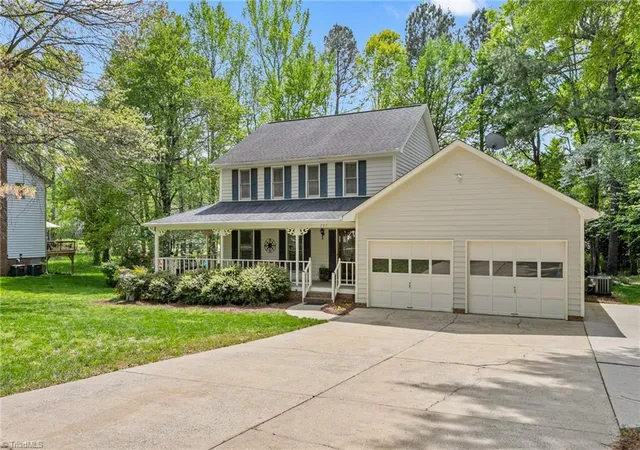 3rd image of 207 Windrift Dr, Gibsonville, NC 27249 | MLS# 1215080