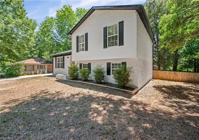 Photo 2 of Single family home for sale at 1111 5th Avenue, Lexington, NC 27295 | MLS# 1223144 | Listing updated on 2026-07-26