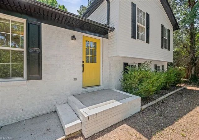 Photo 3 of Single family home for sale at 1111 5th Avenue, Lexington, NC 27295 | MLS# 1223144 | Listing updated on 2026-07-26