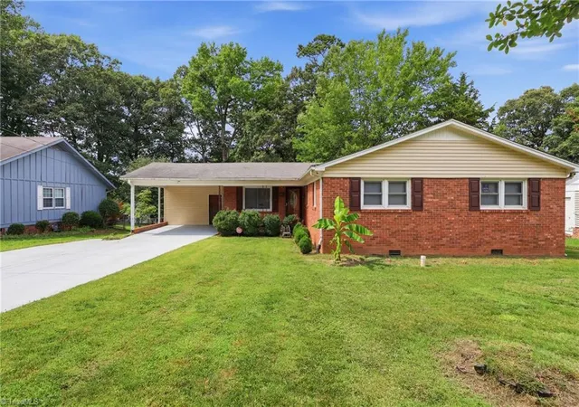 Photo 1 of Single family home for sale at 1609 Seven Oaks Pl, High Point, NC 27265 | MLS# 1227303 | Listing updated on 2026-08-09
