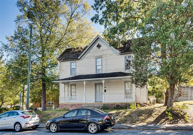 Photo 3 of Sale Pending at 507 S Cedar St, Greensboro, NC 27401 | MLS# 1198317 | Listing updated on 2026-09-03