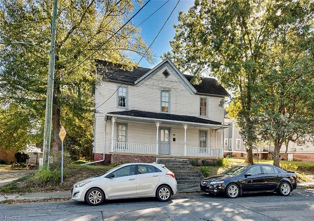 Photo 4 of Sale Pending at 507 S Cedar St, Greensboro, NC 27401 | MLS# 1198317 | Listing updated on 2026-09-03