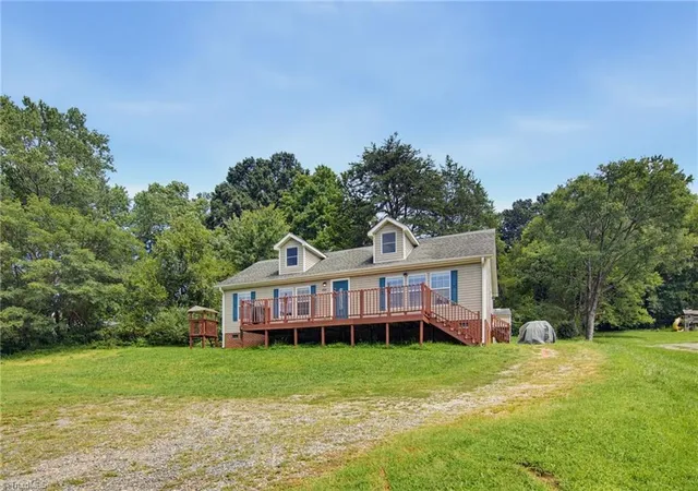 image of 4889 Baux Mountain Rd, Winston Salem, NC 27105 | MLS# 1232950