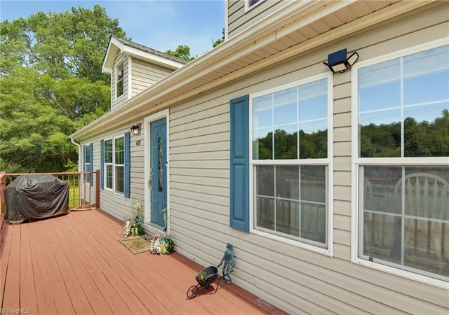 image of 4889 Baux Mountain Rd, Winston Salem, NC 27105 | MLS# 1232950