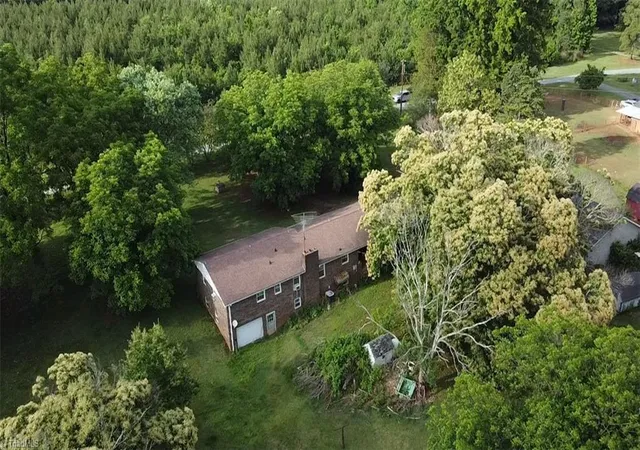 Photo 4 of Single family home for sale at 713 Eastbend Ln, Salisbury, NC 28146 | MLS# 1223217 | Listing updated on 2026-07-14