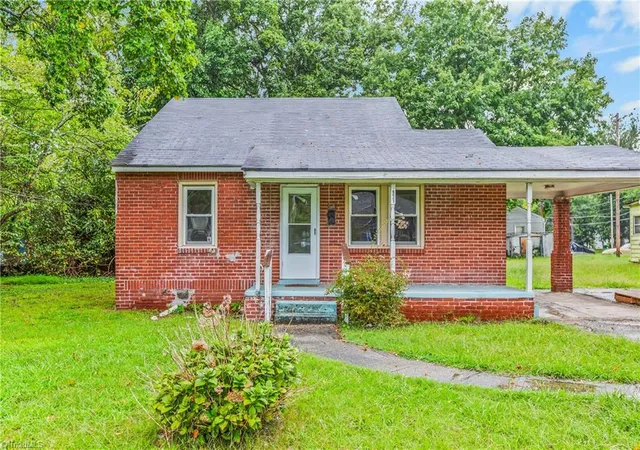 Photo 1 of Single family home for sale at 921 Gordon St, High Point, NC 27260 | MLS# 1233919 | Listing updated on 2026-08-28