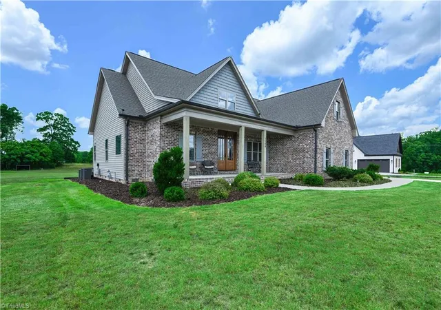 Homes for sale in Summerfield, NC | 1144 Haynes Rd, Summerfield, NC 27358 | MLS# 1226902