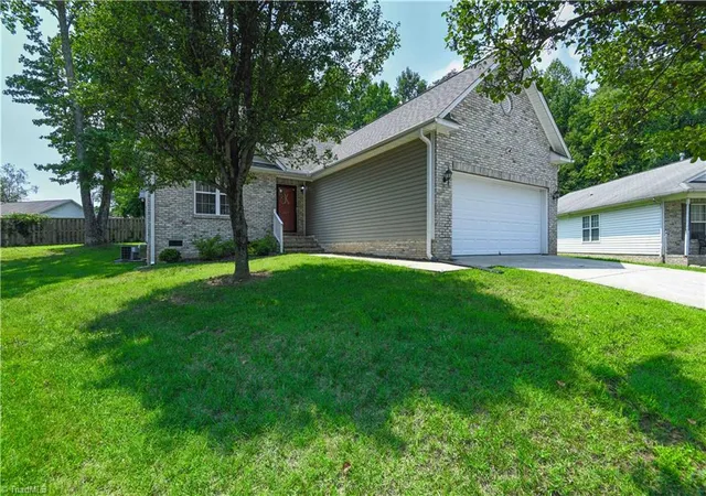 Photo 2 of Sale Pending at 101 Valentine Ct, Greensboro, NC 27405 | MLS# 1230803 | Listing updated on 2026-09-16