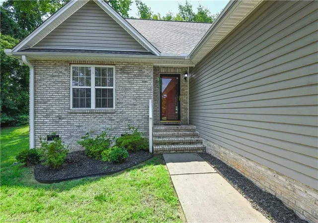 Photo 3 of Sale Pending at 101 Valentine Ct, Greensboro, NC 27405 | MLS# 1230803 | Listing updated on 2026-09-16