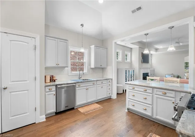 5th image of 5042 Skipper Ln, Winston Salem, NC 27106 | MLS# 1223444