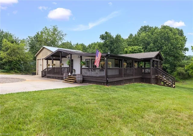 Homes for sale in North Wilkesboro, NC | 371 Arbor Grove Baptist Church Rd, North Wilkesboro, NC 28659 | MLS# 1224160