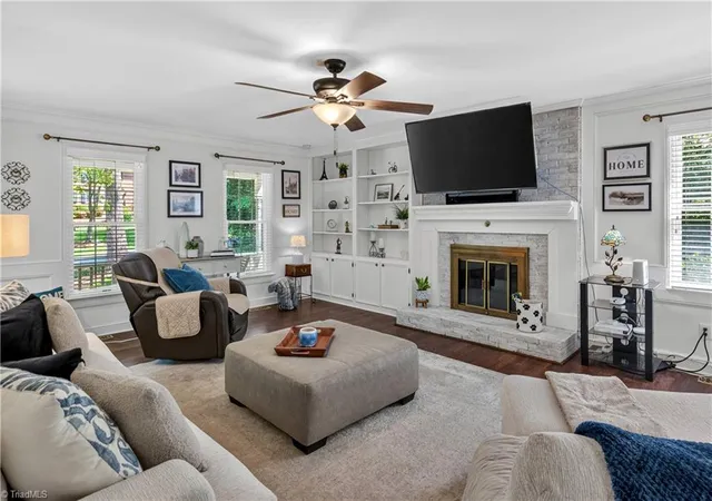 Photo 3 of Sale Pending at 500 Knob View Dr, Winston Salem, NC 27104 | MLS# 1232862 | Listing updated on 2026-09-10