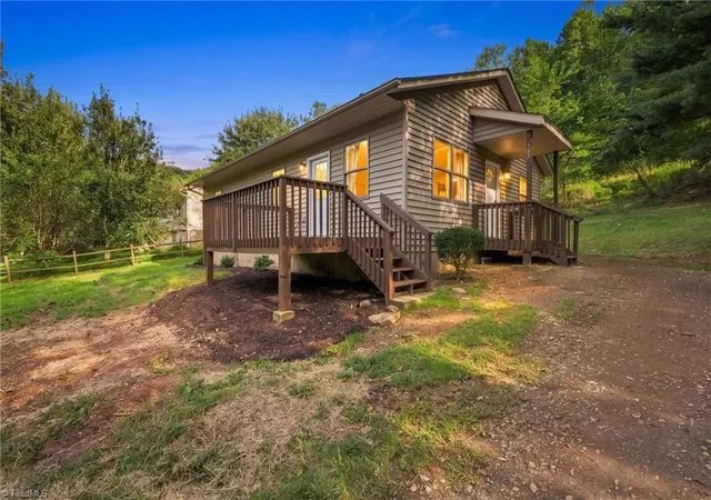 Photo 2 of Sale Pending at 149 Red Maple Ln, Boone, NC 28607 | MLS# 1231093 | Listing updated on 2026-08-23