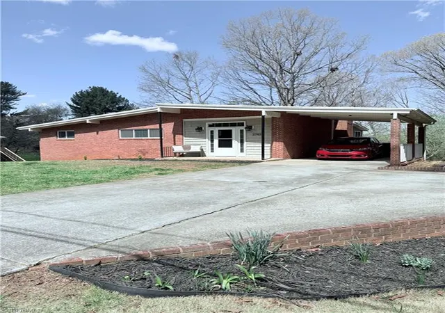 Photo 2 of Single family home for sale at 3743 Crosland Rd, Winston Salem, NC 27106 | MLS# 1230011 | Listing updated on 2026-09-13