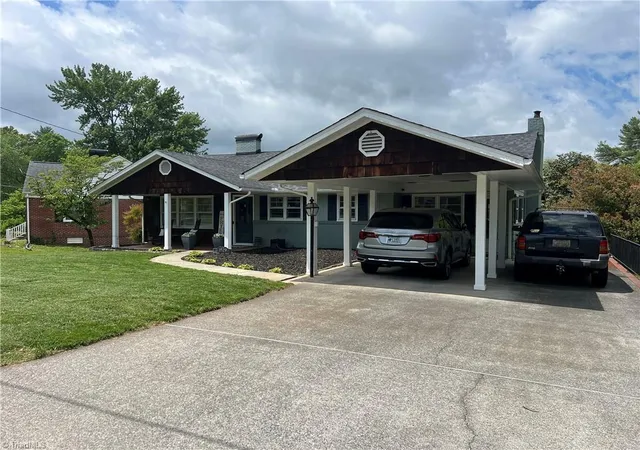 2nd image of 1529 Five Oaks Trl, Mount Airy, NC 27030 | MLS# 1225337