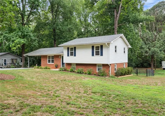 4th image of 112 Kingwood Rd, Reidsville, NC 27320 | MLS# 1228920