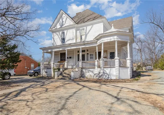 Photo 3 of Single family home for sale at 616 N Mebane St, Burlington, NC 27217 | MLS# 1171998 | Listing updated on 2026-09-20