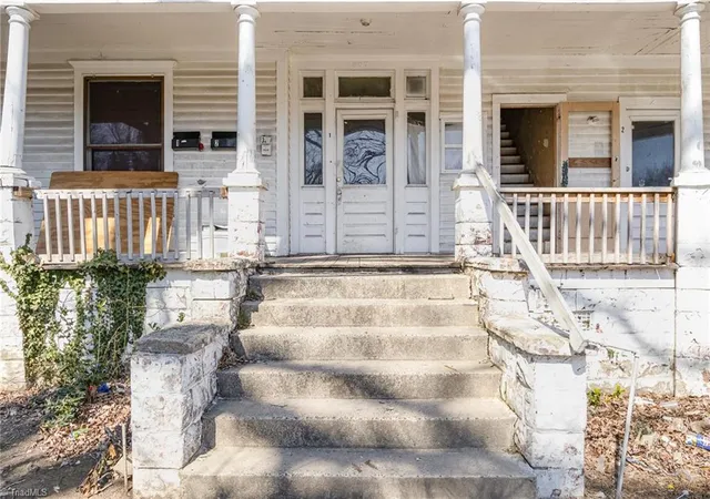 Photo 3 of Single family home for sale at 616 N Mebane St, Burlington, NC 27217 | MLS# 1171998 | Listing updated on 2026-09-20