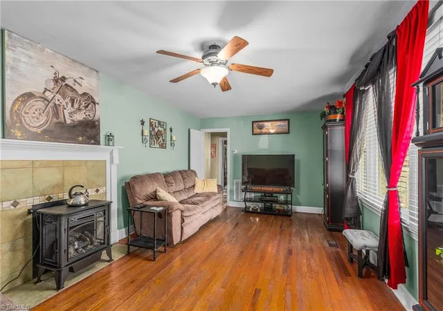 Photo 4 of Single family home for sale at 219 Hastings Dr, Kernersville, NC 27284 | MLS# 1215082 | Listing updated on 2026-09-16