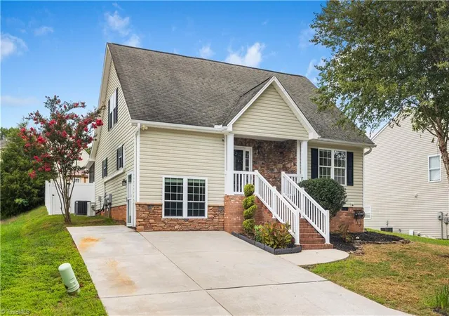 Photo 3 of Single family home for sale at 4153 Salem Springs Ct, Winston Salem, NC 27107 | MLS# 1230030 | Listing updated on 2026-09-15