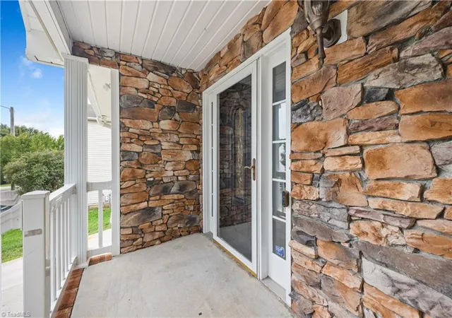 Photo 4 of Single family home for sale at 4153 Salem Springs Ct, Winston Salem, NC 27107 | MLS# 1230030 | Listing updated on 2026-09-15