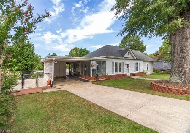 4th image of 917 Overlook Ave, Eden, NC 27288 | MLS# 1231214