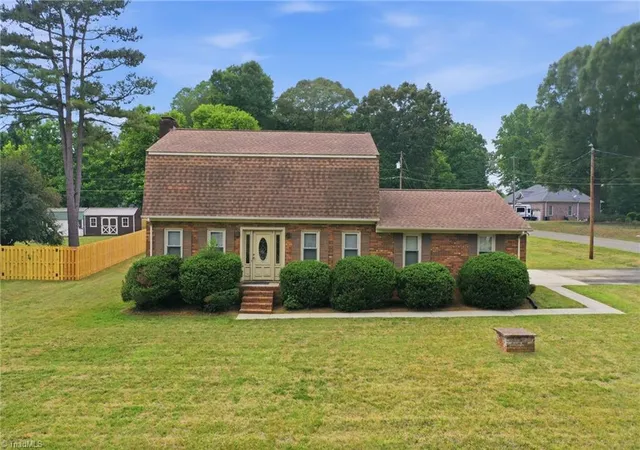 Homes for sale in Graham, NC | 1003 Camelot Ln, Graham, NC 27253 | MLS# 1223683
