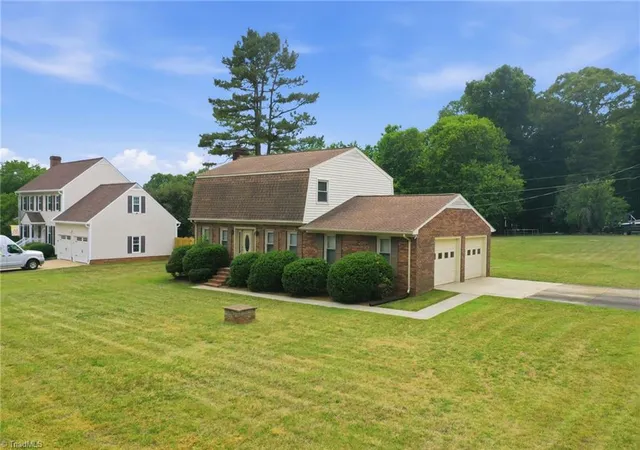 Homes for sale in Graham, NC | 1003 Camelot Ln, Graham, NC 27253 | MLS# 1223683
