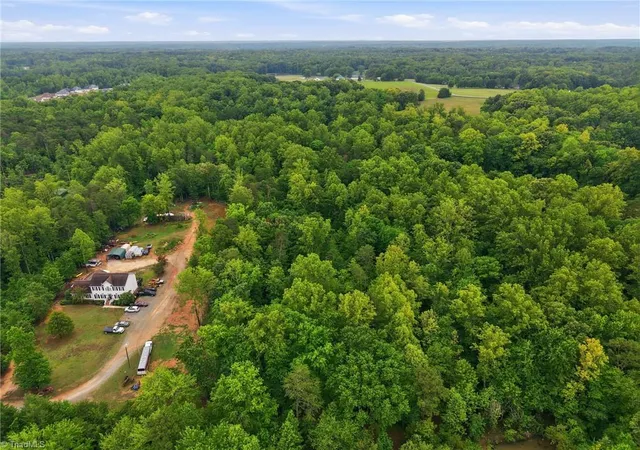Photo 2 of Sale Pending at 4313 Neiman Acres Rd, Summerfield, NC 27358 | MLS# 1228945 | Listing updated on 2026-09-10