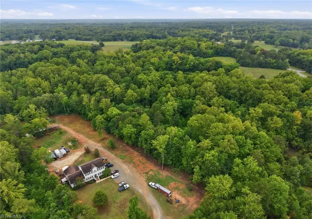 Photo 3 of Sale Pending at 4313 Neiman Acres Rd, Summerfield, NC 27358 | MLS# 1228945 | Listing updated on 2026-09-10