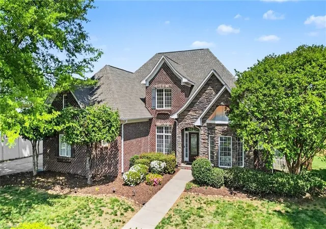 Homes for sale in High Point, NC | 4386 Ashton Oaks Ct, High Point, NC 27265 | MLS# 1216378