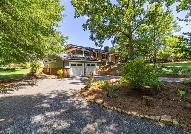 3rd image of 106 Bishop St, Winston Salem, NC 27104 | MLS# 1226665