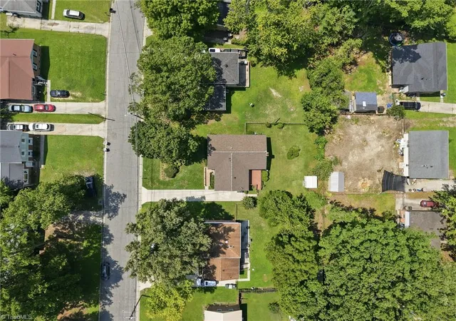 41st image of 4112 Beckford Dr, Greensboro, NC 27407 | MLS# 1231014