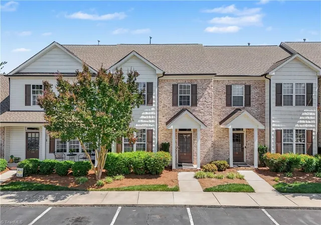 Photo 1 of Single family home for sale at 8 Viburnum Ln, Greensboro, NC 27455 | MLS# 1224814 | Listing updated on 2026-09-30