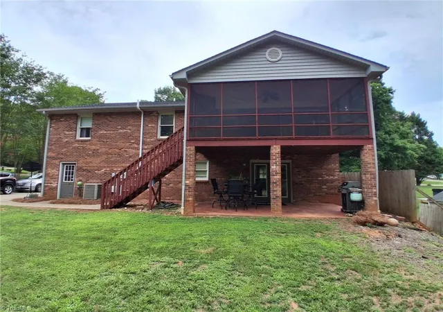 Photo 4 of Sale Pending at 1492 Cedar Frk Rd, Clemmons, NC 27012 | MLS# 1227487 | Listing updated on 2026-09-04