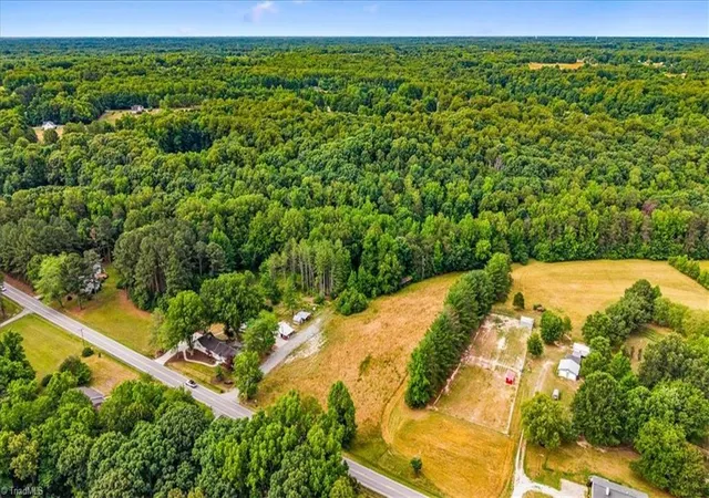 3rd image of 8471 Linville Rd, Oak Ridge, NC 27310 | MLS# 1224481