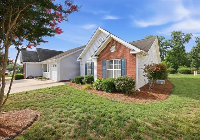 Homes for sale in High Point, NC | 1329 Bayswater Dr, High Point, NC 27265 | MLS# 1227014