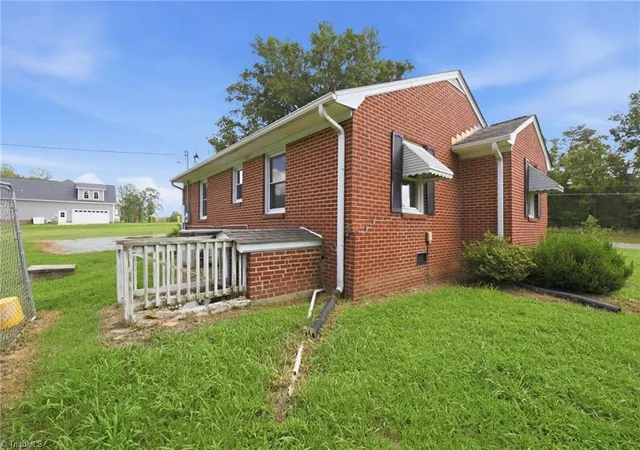 Photo 3 of Sale Pending at 2514 John Lewis Rd, Burlington, NC 27217 | MLS# 1230530 | Listing updated on 2026-09-16