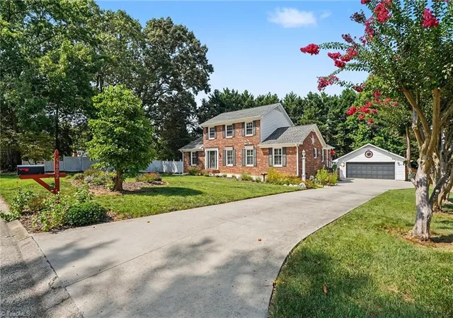 4th image of 5802 Muirfield Dr, Greensboro, NC 27410 | MLS# 1230798