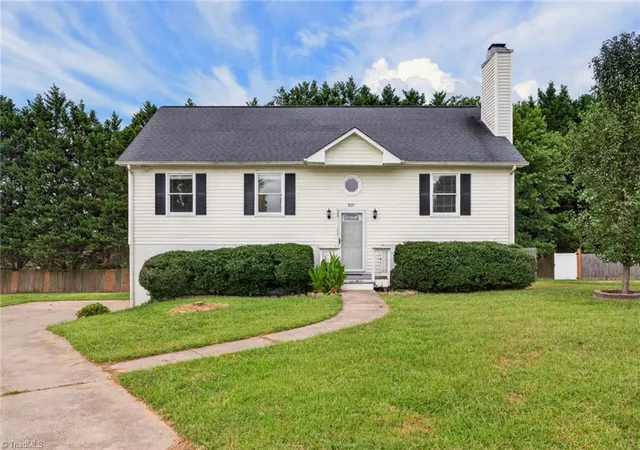 Photo 1 of Single family home for sale at 3921 Quillmark Ct, Winston Salem, NC 27127 | MLS# 1237202 | Listing updated on 2026-10-20